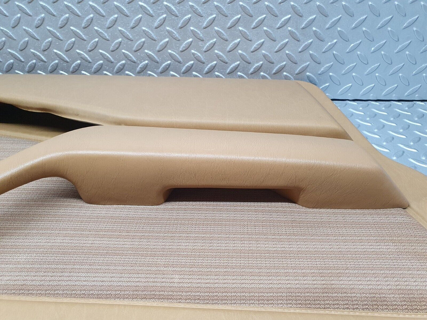 41483 Mercedes-Benz W124 200E Front Left Door Card Palomino