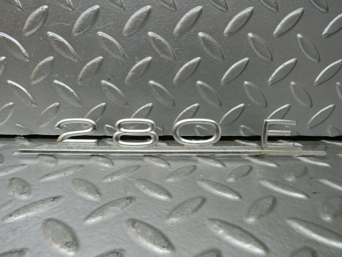 23658 Mercedes-Benz W114 280E Trunk Badge Emblem