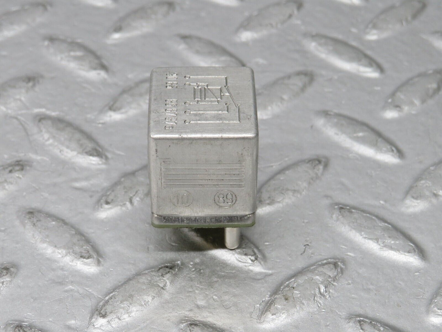 36089 Mercedes-Benz W126 420SE Multi Purpose Relay 0015420219