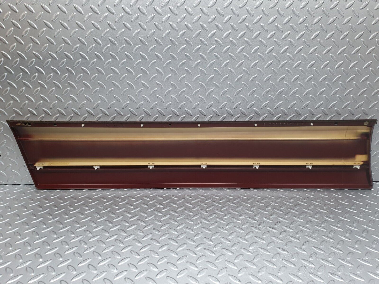 40910 Mercedes-Benz W126 300SE Front Right Door Moulding Trim 1266903840