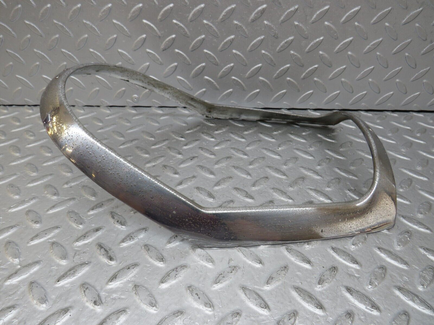 35753 Mercedes-Benz W108 Headlight Chrome Frame