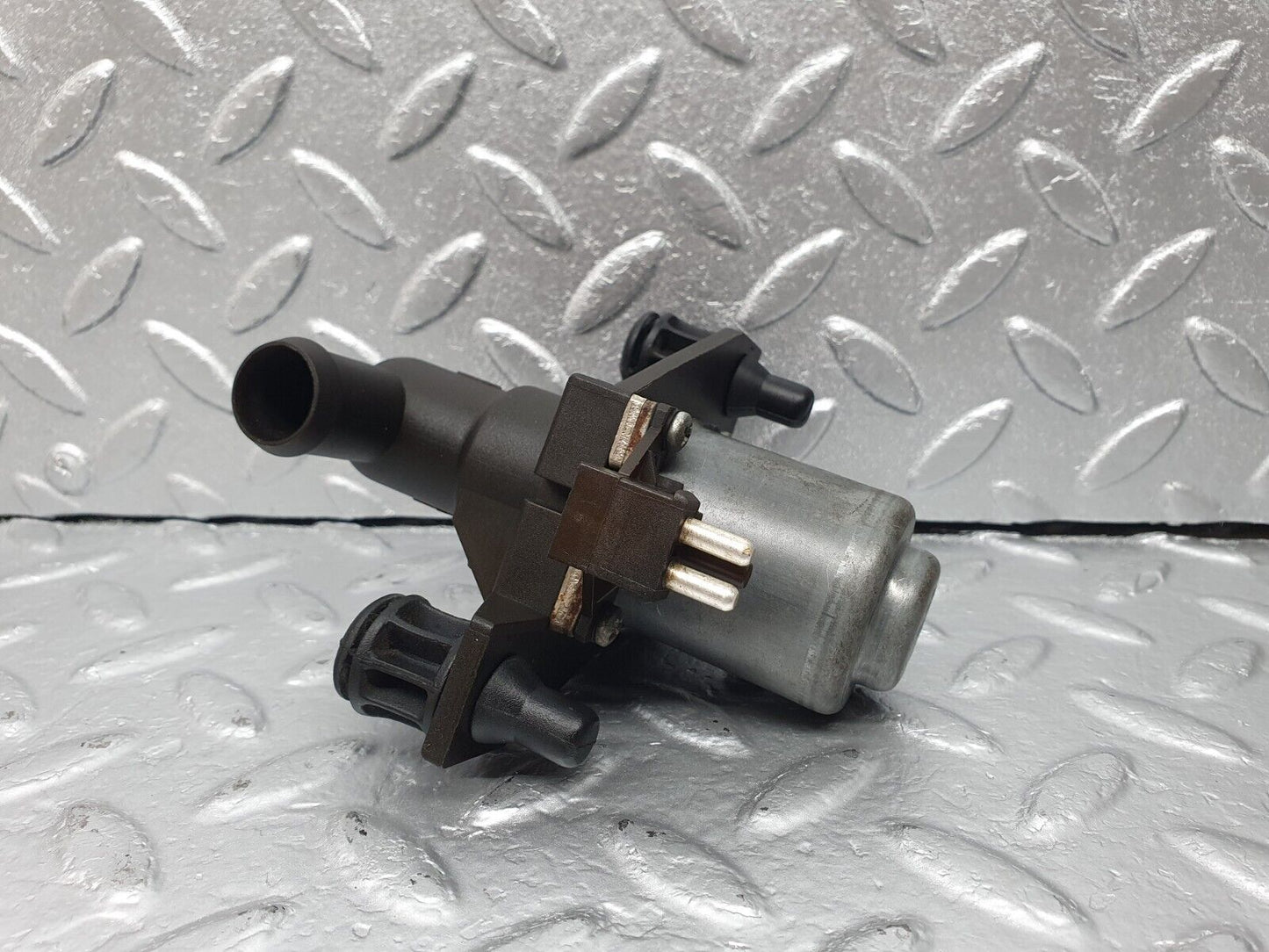 42234 Mercedes-Benz R129 320SL Coupe Heating Water Pump 0008307284 4950000001