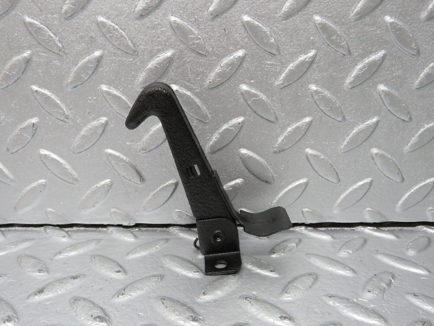 40440 Mercedes-Benz W110 230 Bonnet Safety Latch