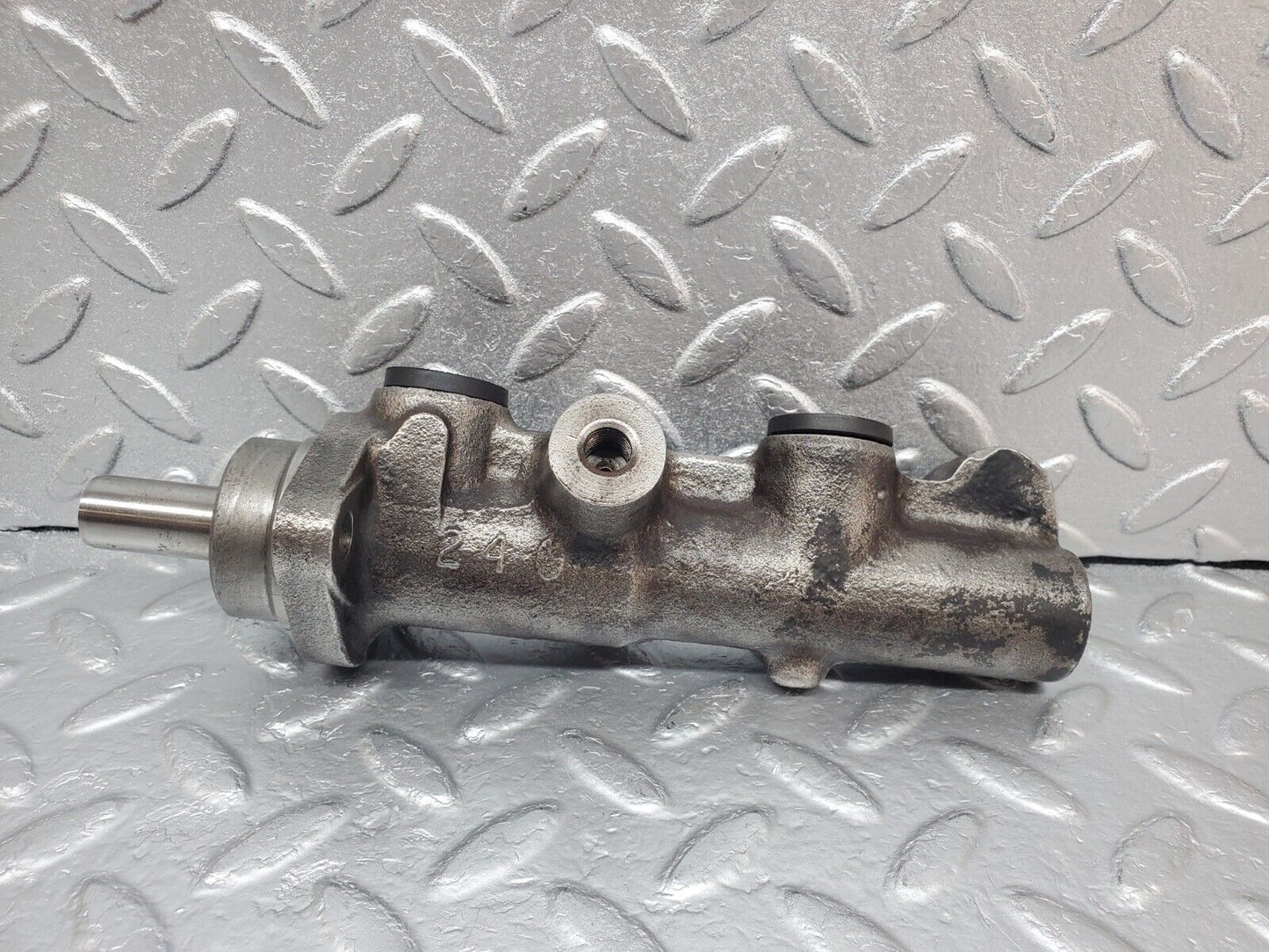 44283 Mercedes-Benz W123 280E Brake Master Cylinder