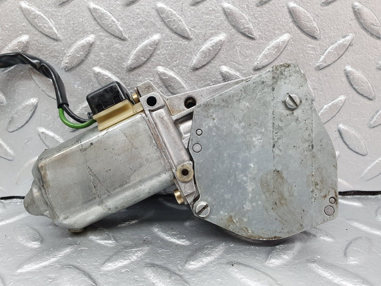41492 Mercedes-Benz W124 200E Front Right Window Regulator Motor 0130821137