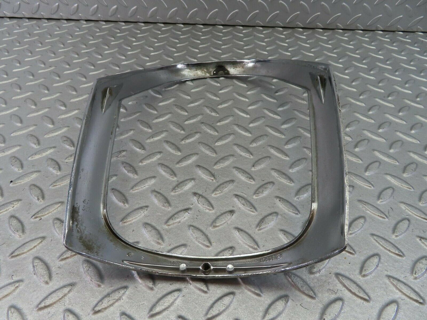 8125 Mercedes-Benz W108 Headlight Chrome Frame