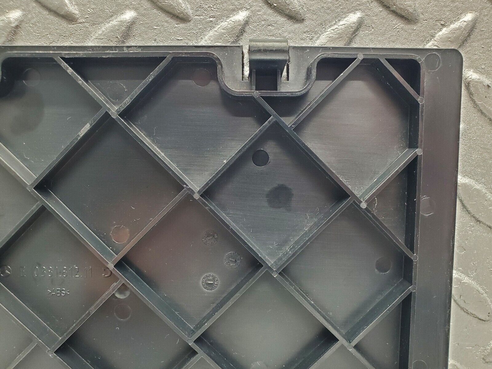 44372886