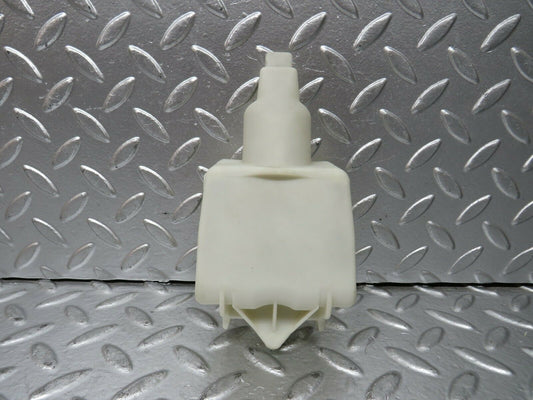 24267 Mercedes-Benz S124 220TE Rear Door Lock Vacuum Actuator Cover 1248050590