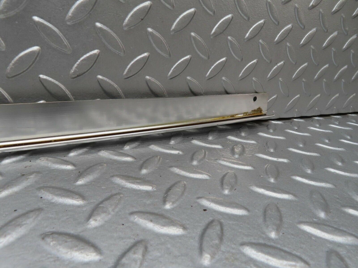 14320 Mercedes-Benz W116 350SE Roof Chrome Moulding Trim Left Side