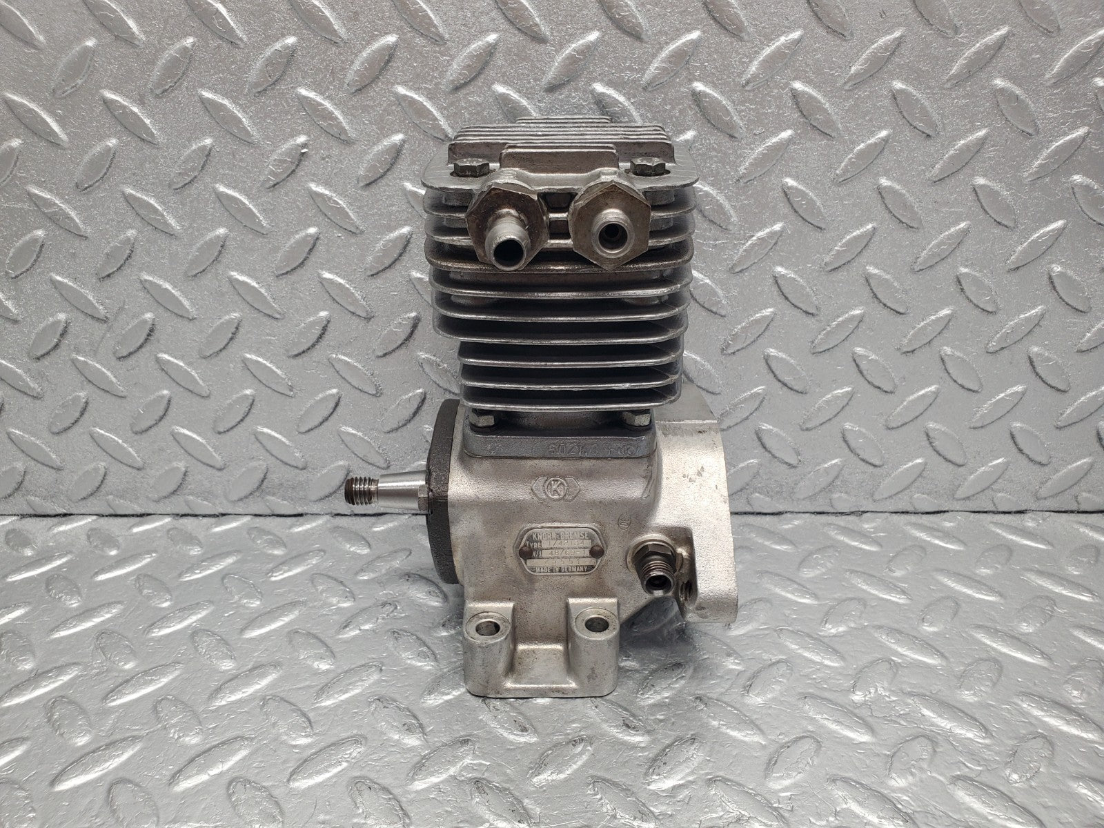 W112 air suspension compressor used OEM