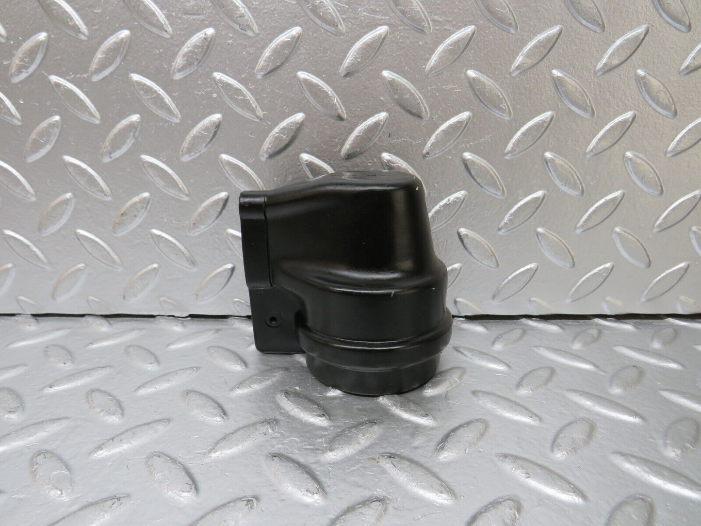 25592 Mercedes-Benz W123 200 Ignition Coil Protective Cap 0001581785