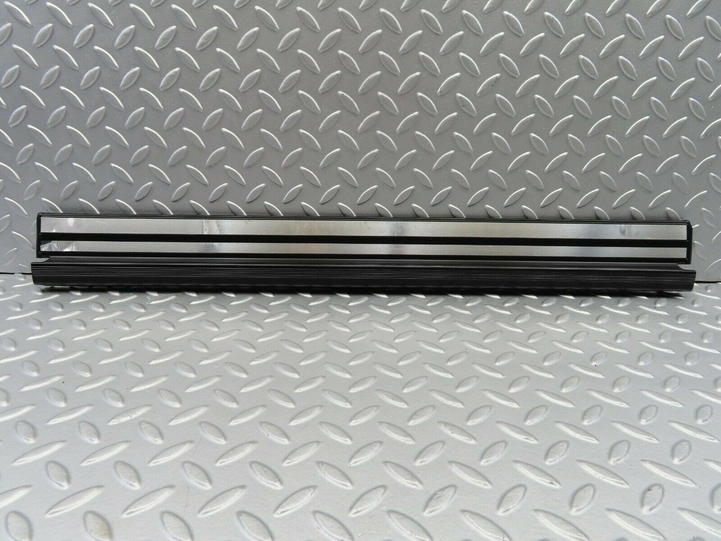 6547 Mercedes-Benz S124 E220 Wagon Front Left Door Sill Trim