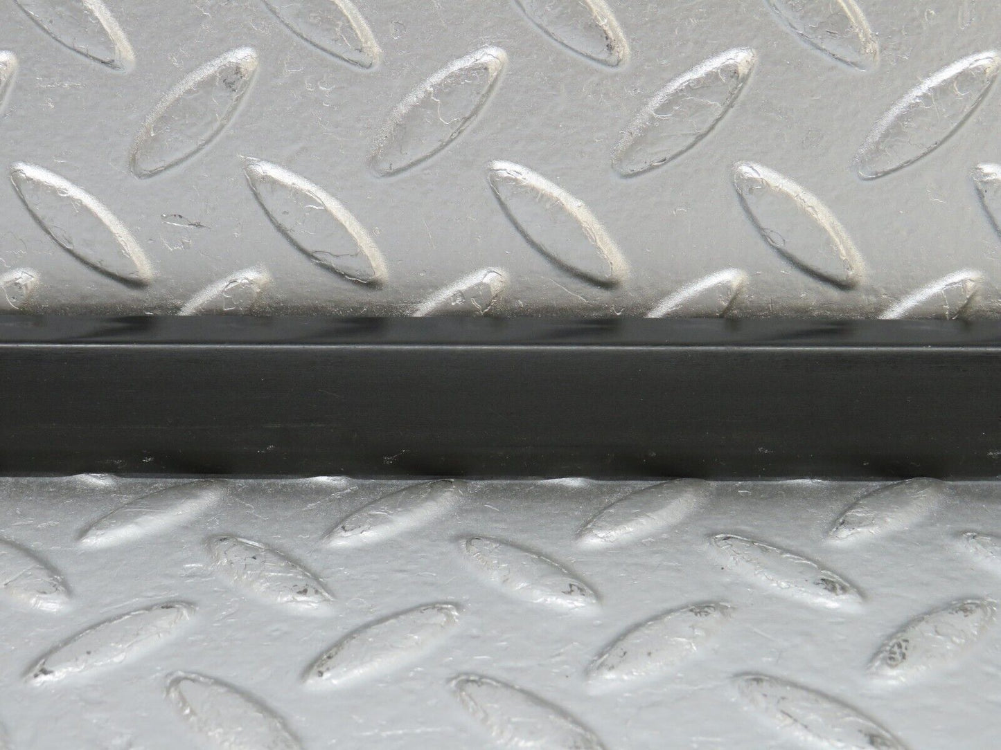 33845 Mercedes-Benz W201 190E 2.0L Front Left Door Centre Moulding Trim