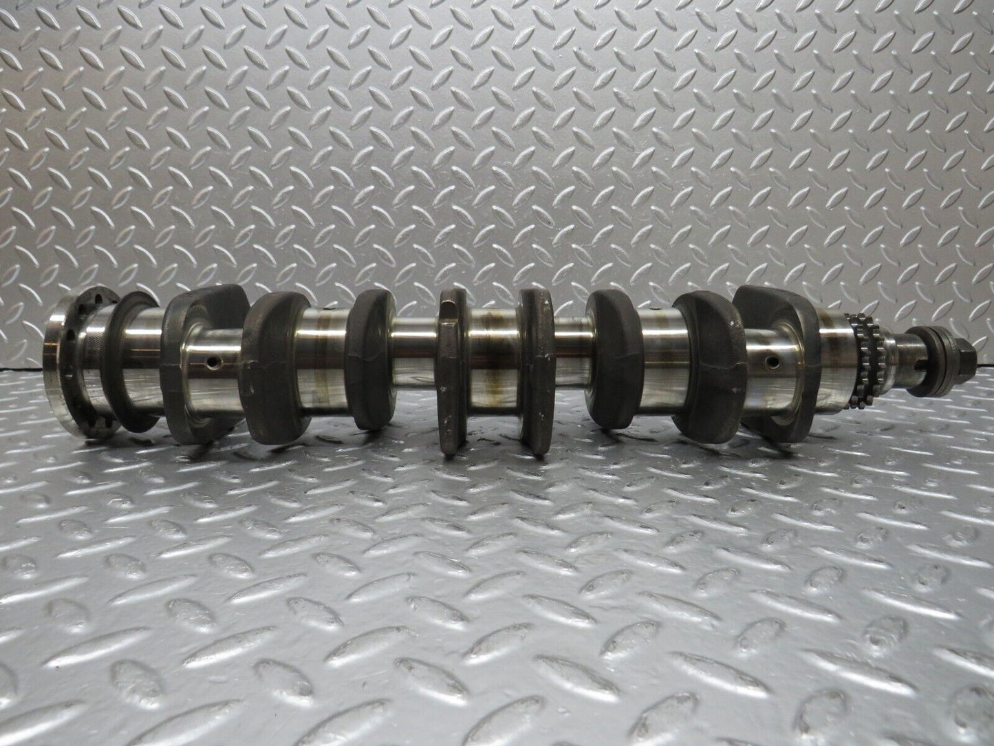 31137 Mercedes-Benz W123 200D Crankshaft 61516
