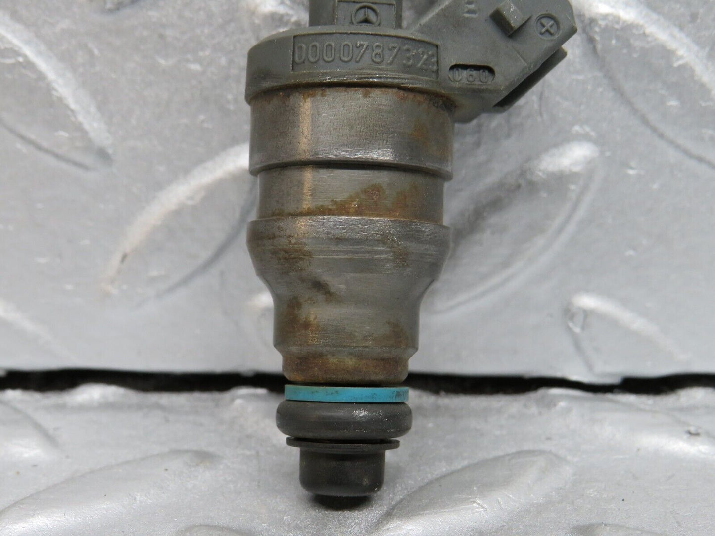 38652 Mercedes-Benz R129 280SL Coupe Fuel Injector Bosch 0000787323 0280155209
