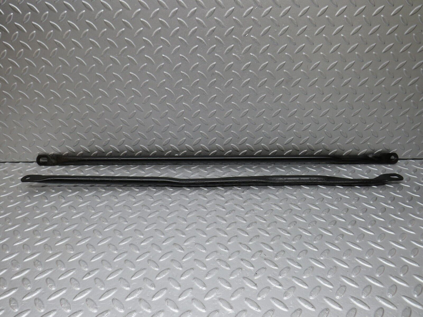 38583 Mercedes-Benz R129 280SL Coupe Rear Suspension Anti Roll Bar Support Bar 2x