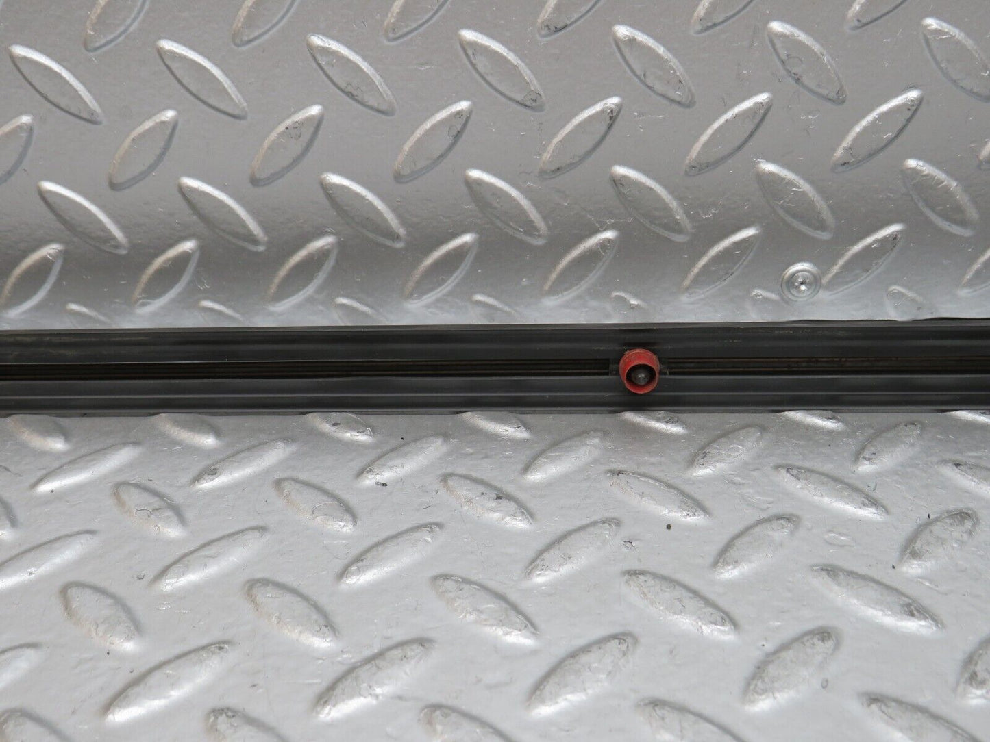 27959 Mercedes-Benz W123 280E Rear Left Fender Centre Moulding Trim