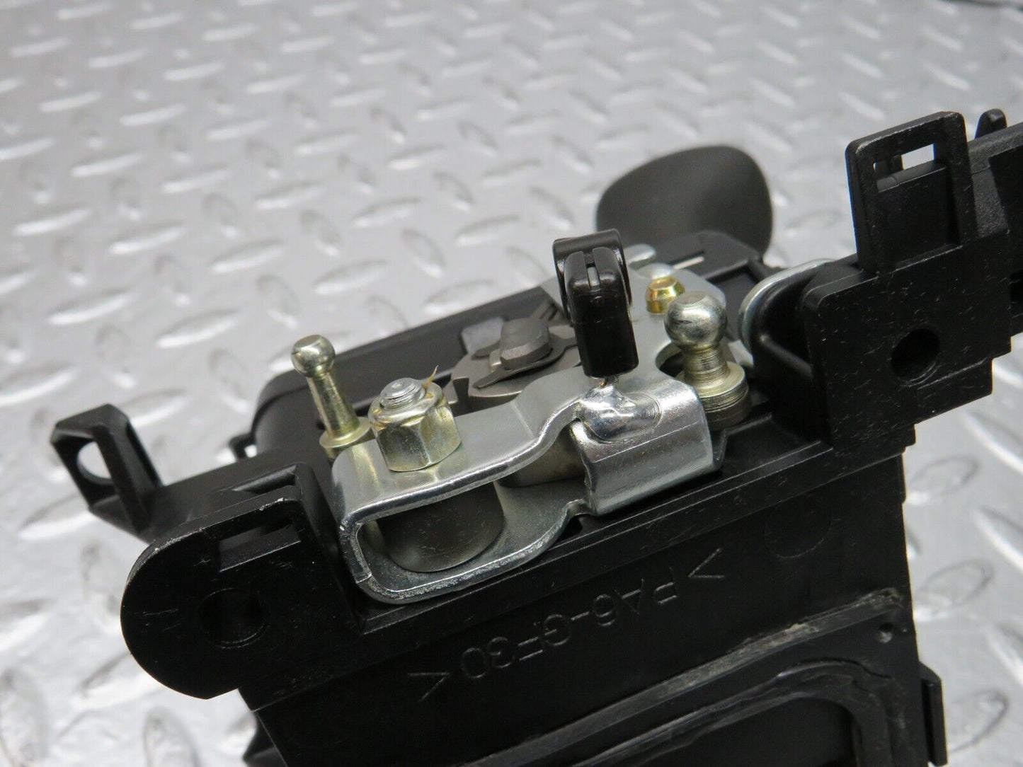 31673 Mercedes-Benz W201 190LE 1.8L Automatic Gear Selector 1292670637