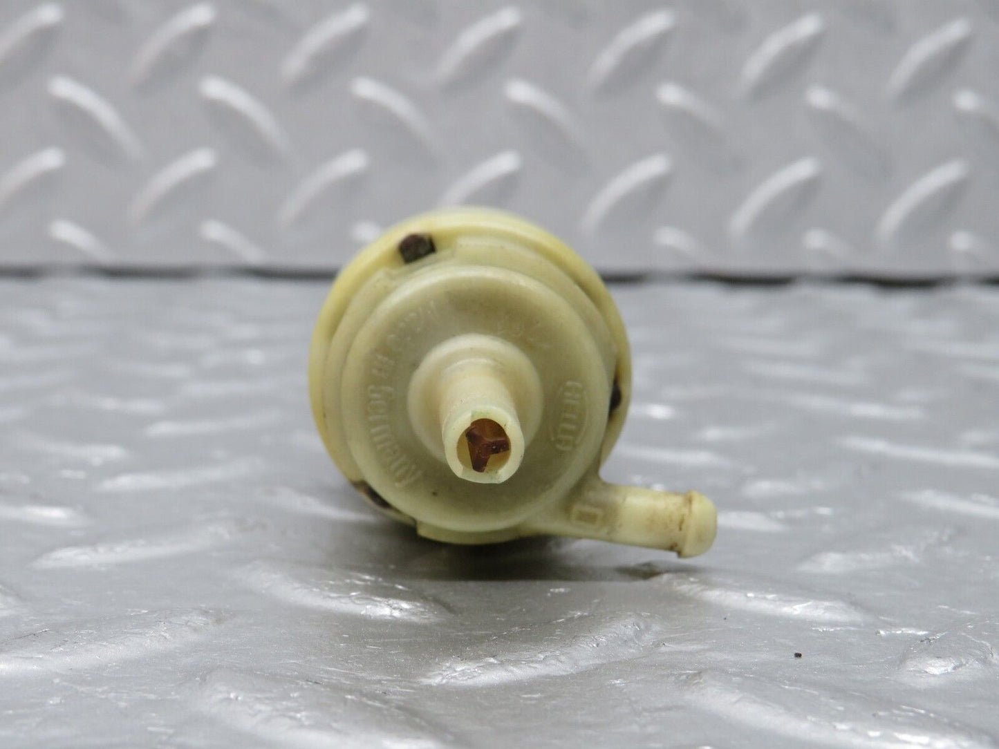 40688 Mercedes-Benz W123 300D Windscreen Washer Pump Hella