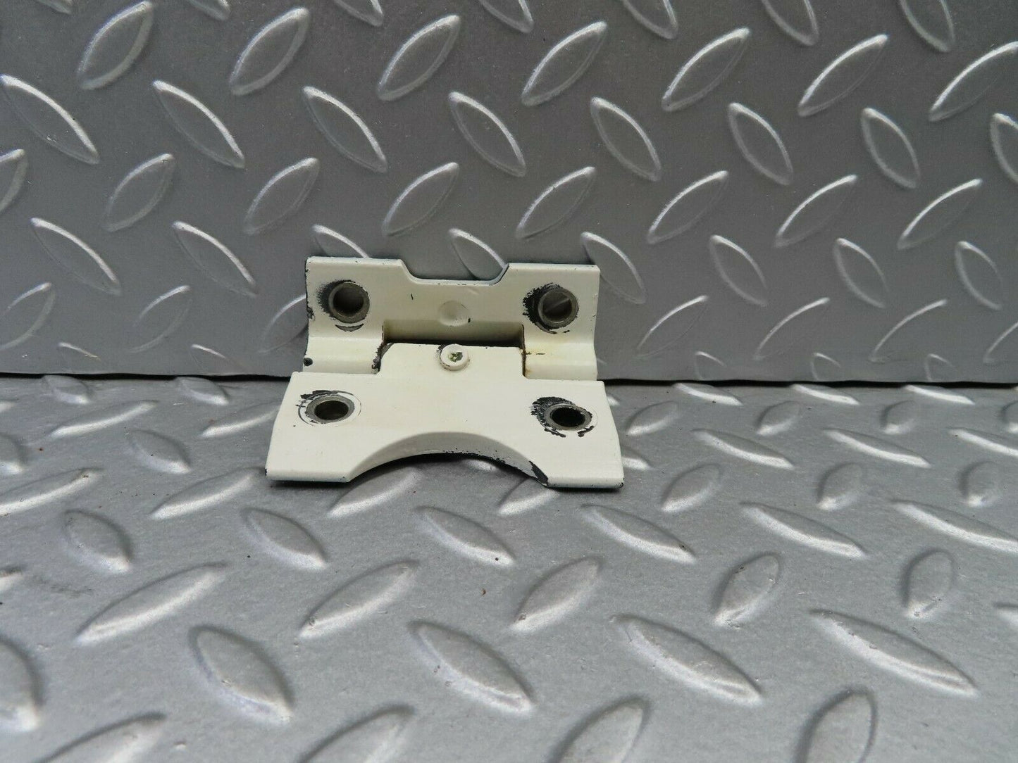 5845 Mercedes-Benz W123 200 Door Hinge 1237200037