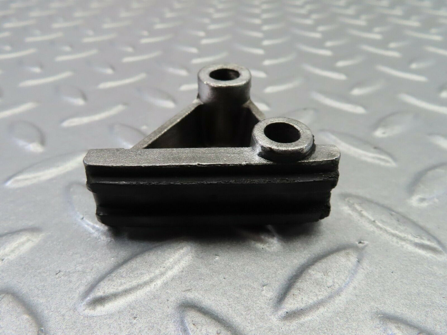 8050 Mercedes-Benz W115 220D Timing Chain Guide Rail 6210600516