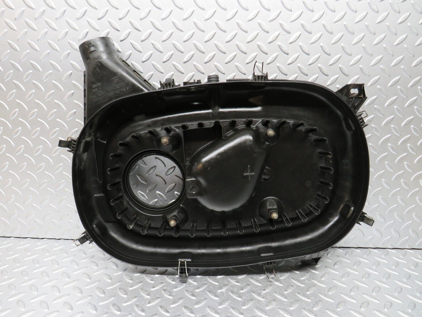 30362 Mercedes-Benz W124 230E Air Filter Box Housing 0150948802 1020941687