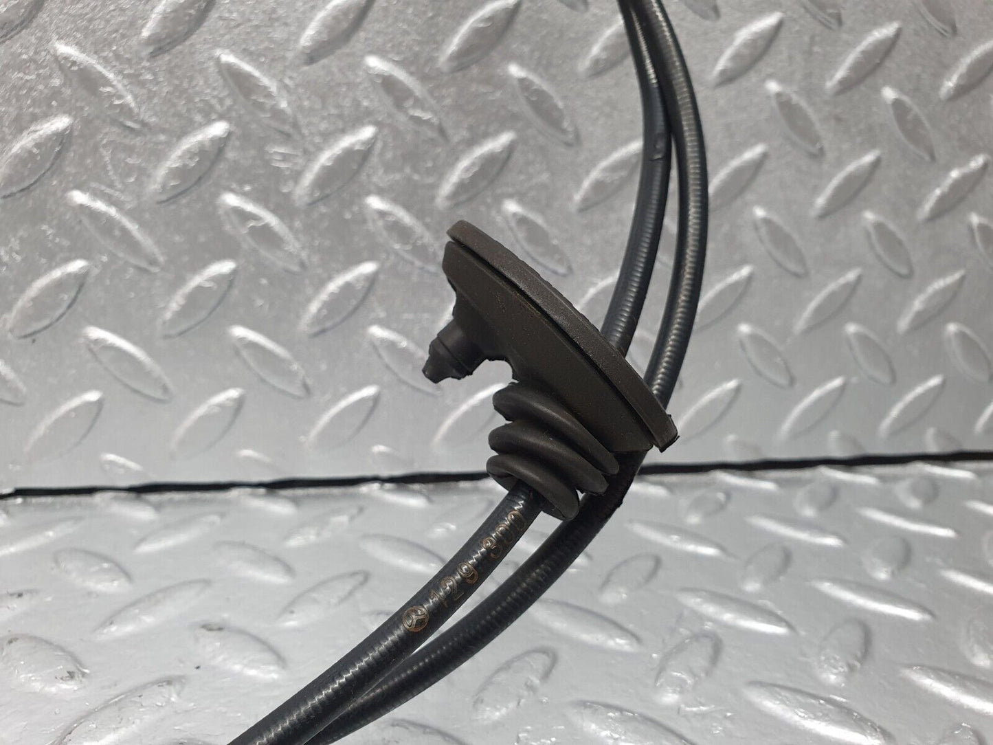 42368 Mercedes-Benz R129 320SL Coupe Accelerator Cable 1293002130 1243010197