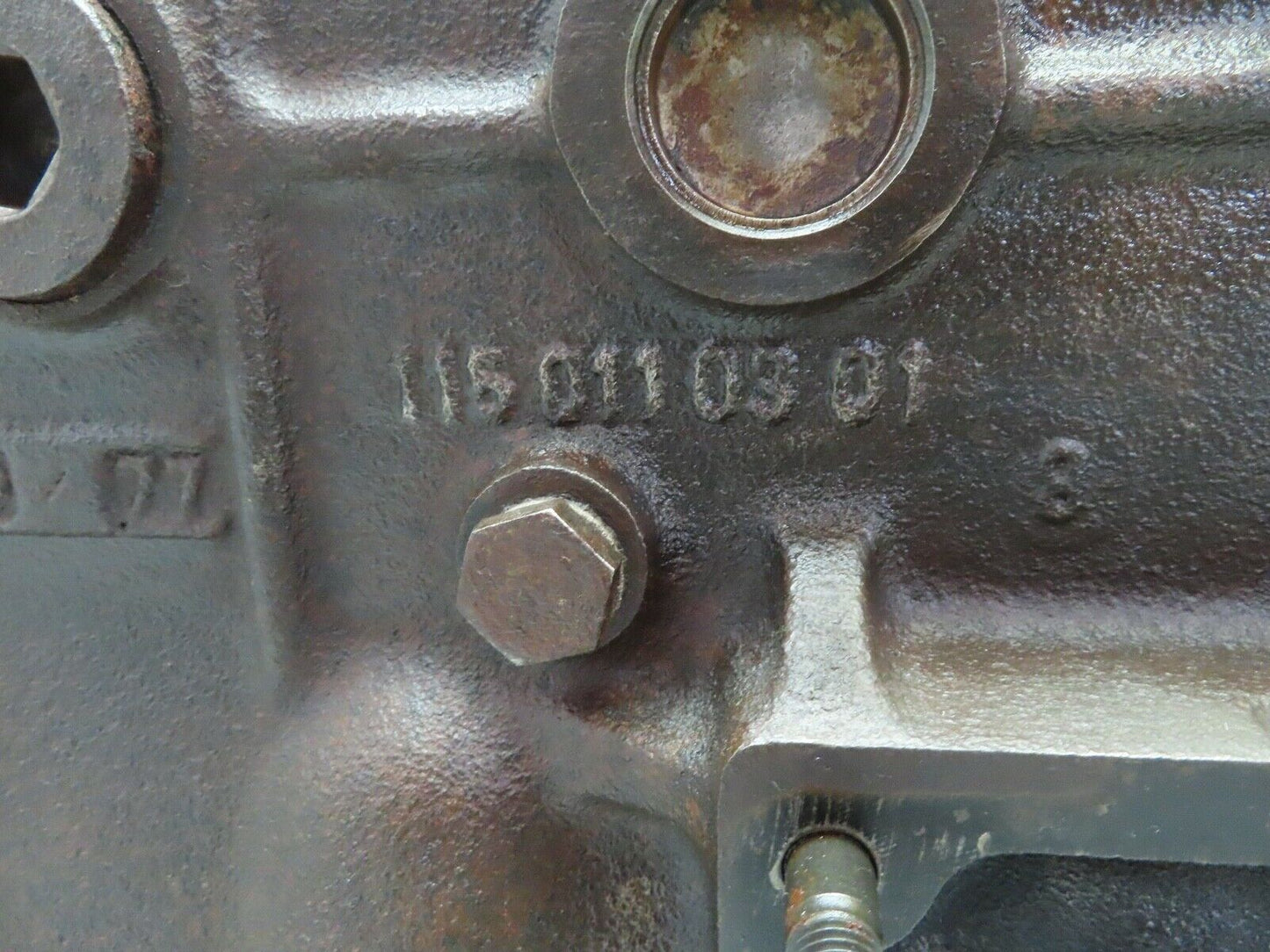 18164 Mercedes-Benz W123 200 Engine Block 1150110301 M115.938