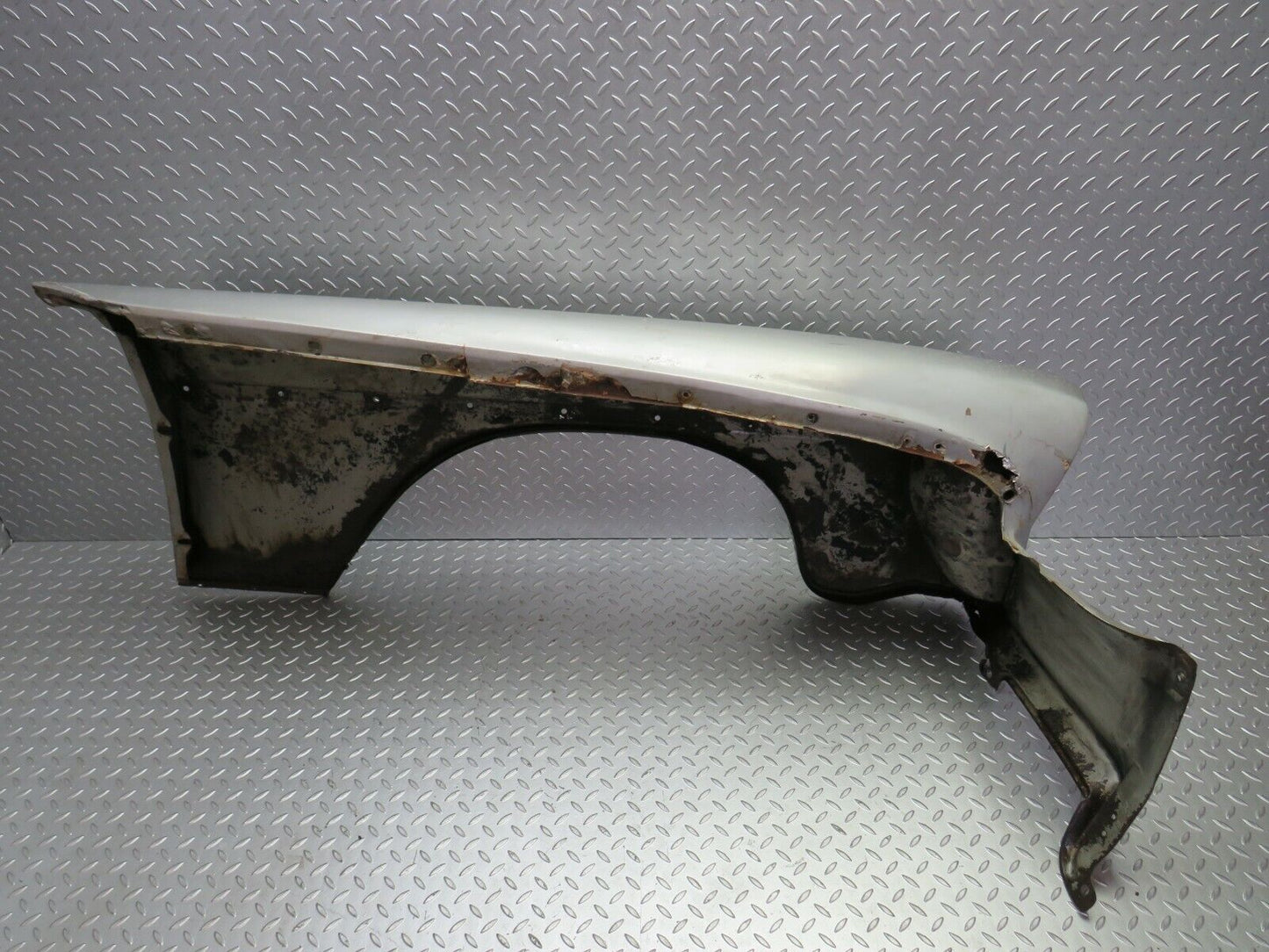 24484 Mercedes-Benz W108 Front Left Wing Fender