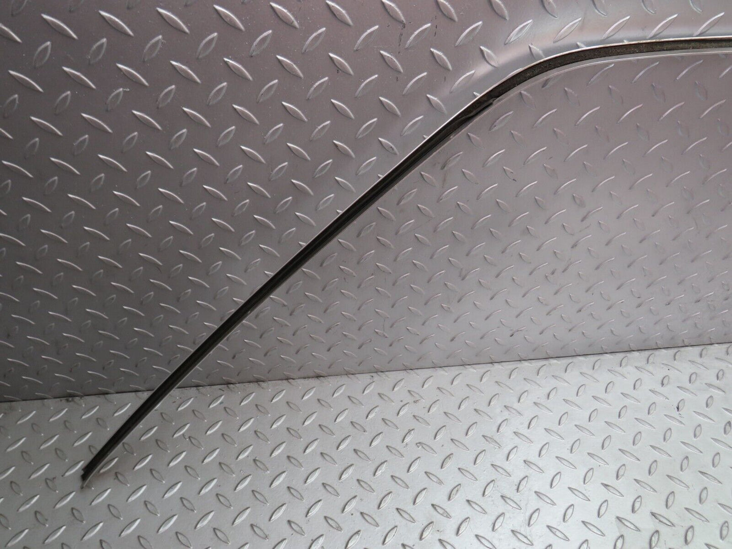 36324 Mercedes-Benz W126 420SE Roof Chrome Trim Right Side