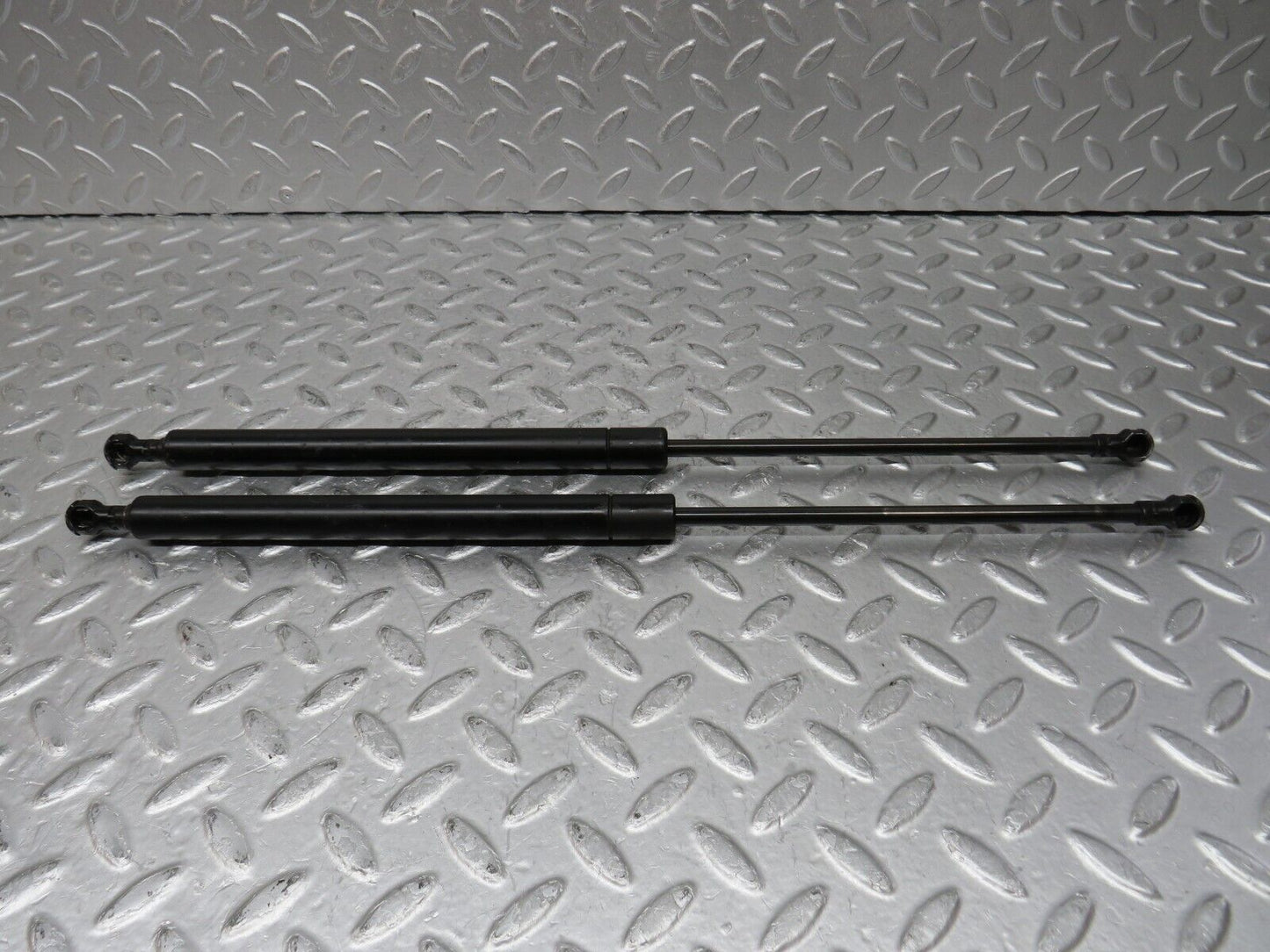 35032 Mercedes-Benz W210 320E Bonnet Gas Strut 2x 2108800429