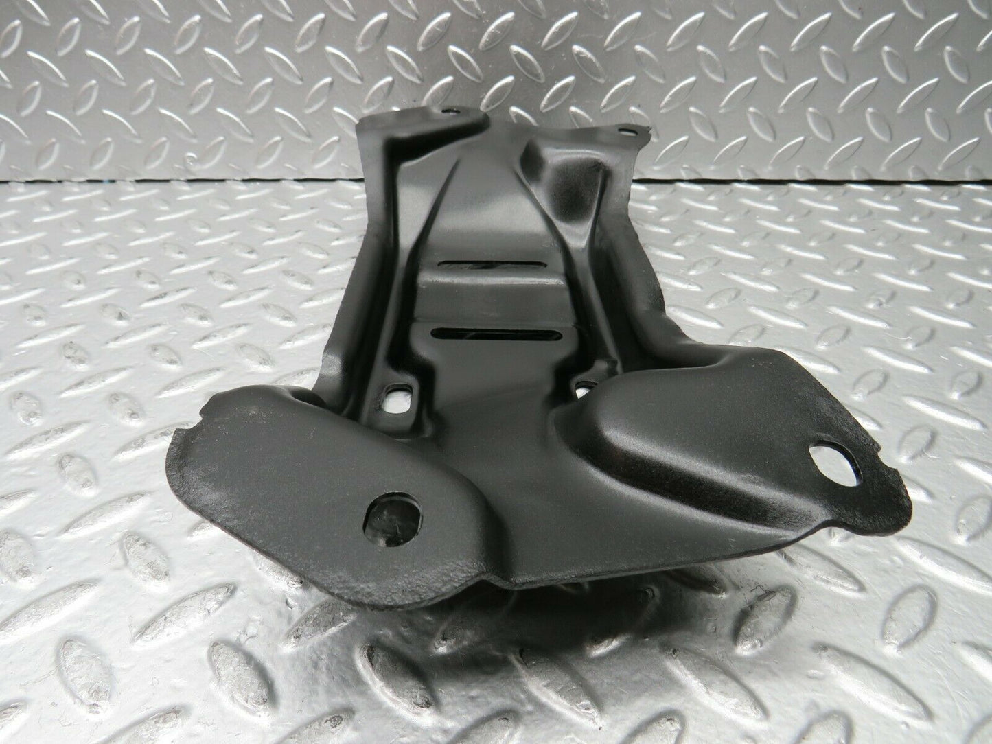 23057 Mercedes-Benz C123 230CE Coupe Gearbox Mount Bracket Holder