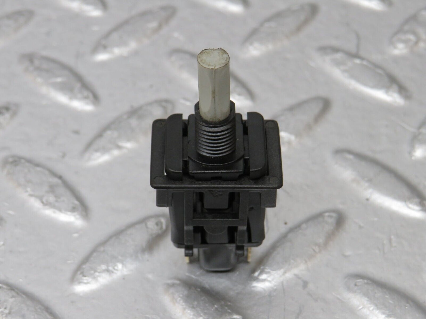 34906 Mercedes-Benz W210 320E Door Contact Switch 2018202110 2024270073
