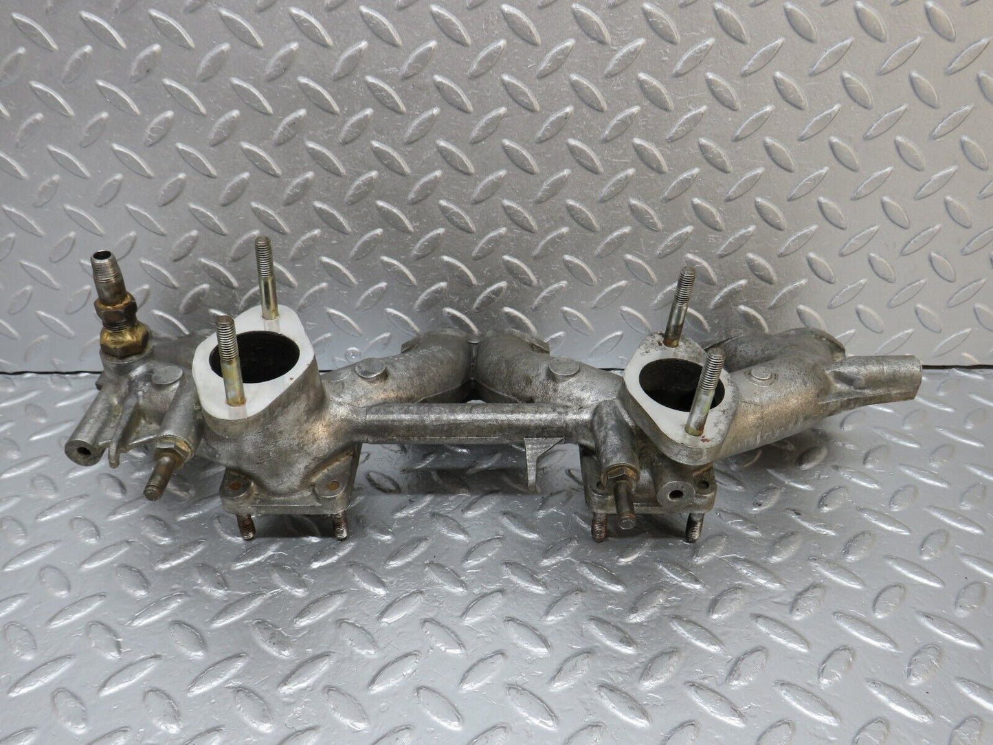 40354 Mercedes-Benz W110 230 Intake Manifold 1801413301