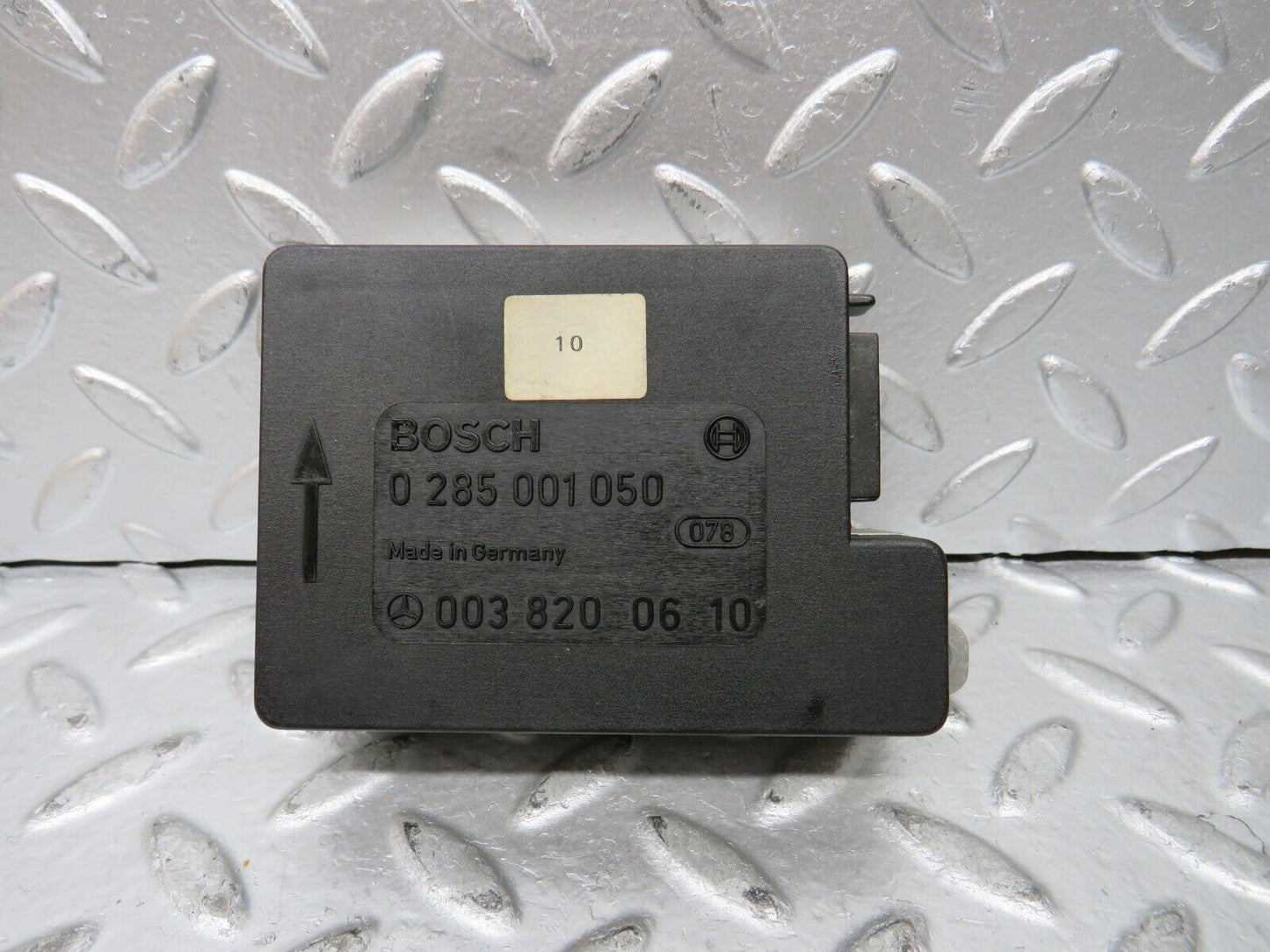 27191 Mercedes-Benz W123 280E Crash Sensor Bosch 0038200610 0285001050
