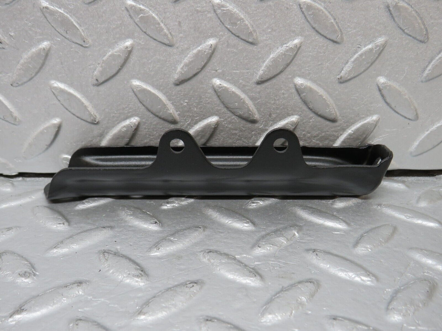 38926 Mercedes-Benz W201 190E 2.6L Air Intake Manifold Bracket