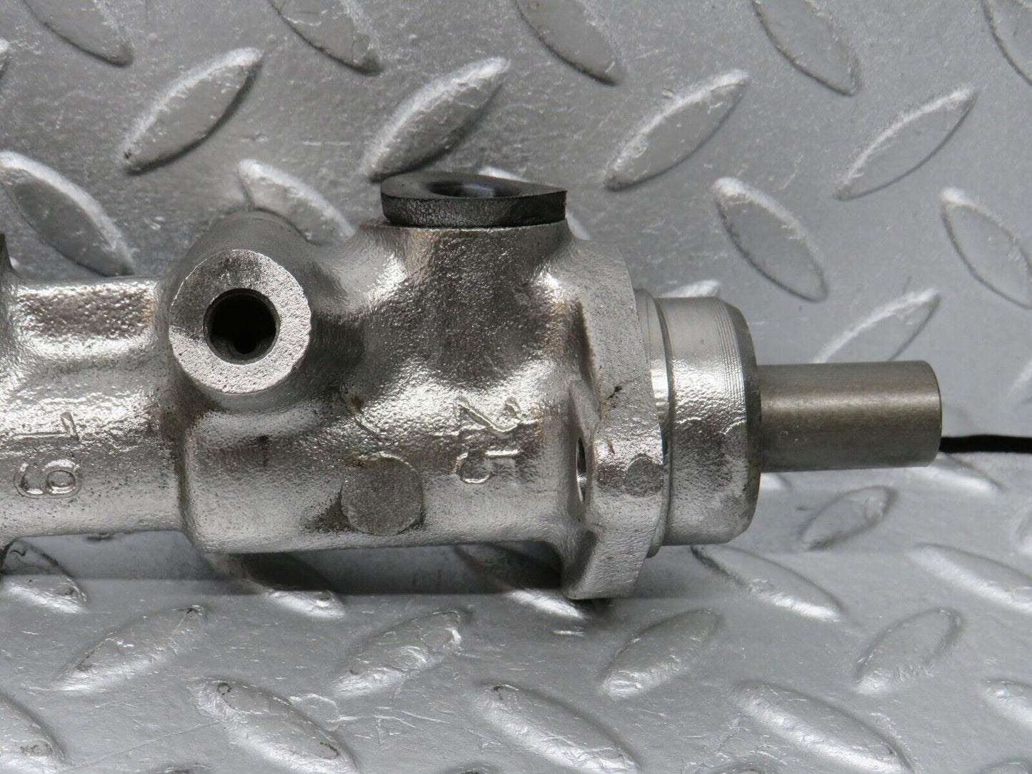 39199 Mercedes-Benz R107 500SL Brake Master Cylinder ATE