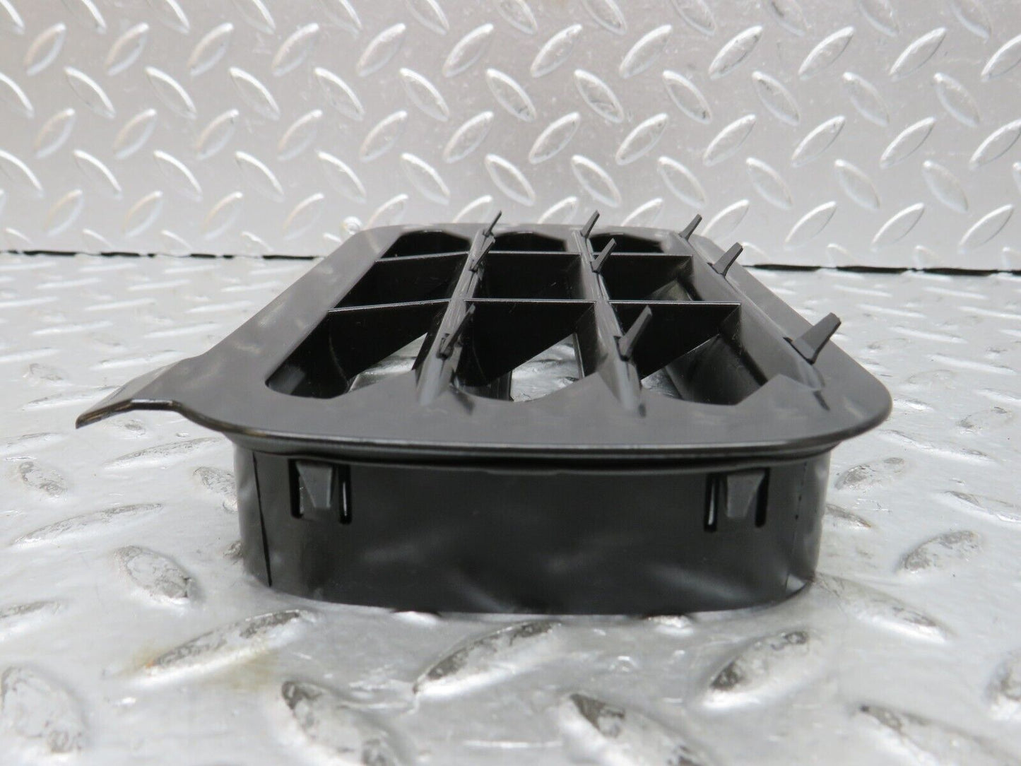27578 Mercedes-Benz S124 300TE Wagon Air Intake Vent 1248370230