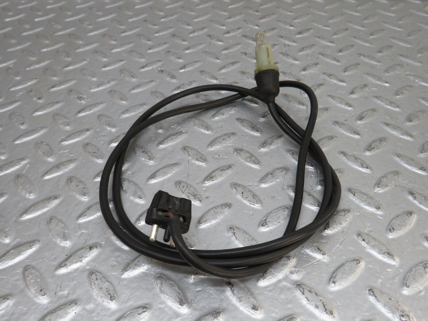 33507 Mercedes-Benz W202 C180 Front Wing Indicator Cable Wire