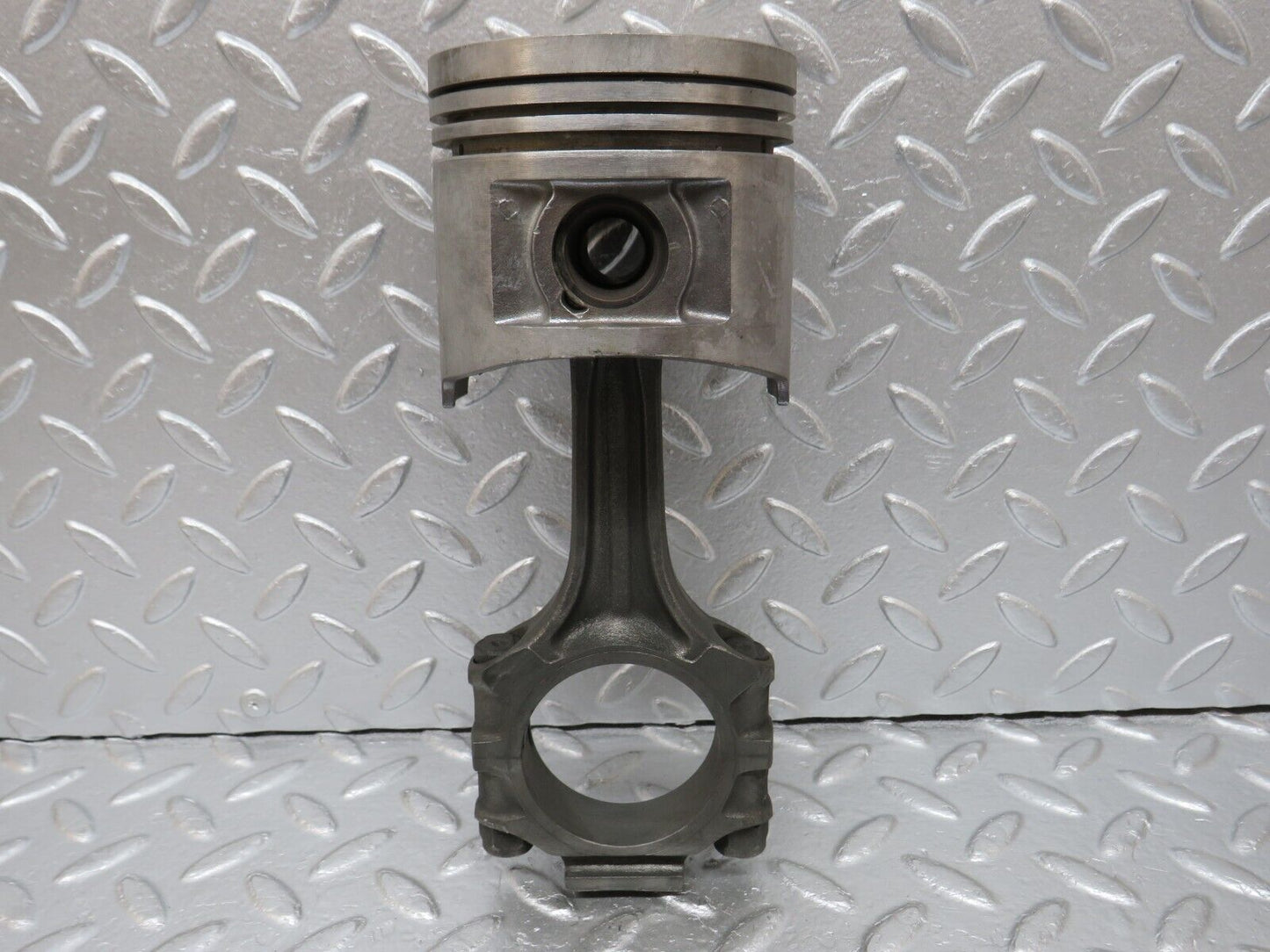 33038 Mercedes-Benz C107 R107 350 V8 Piston With Connecting Rod 92mm 11607