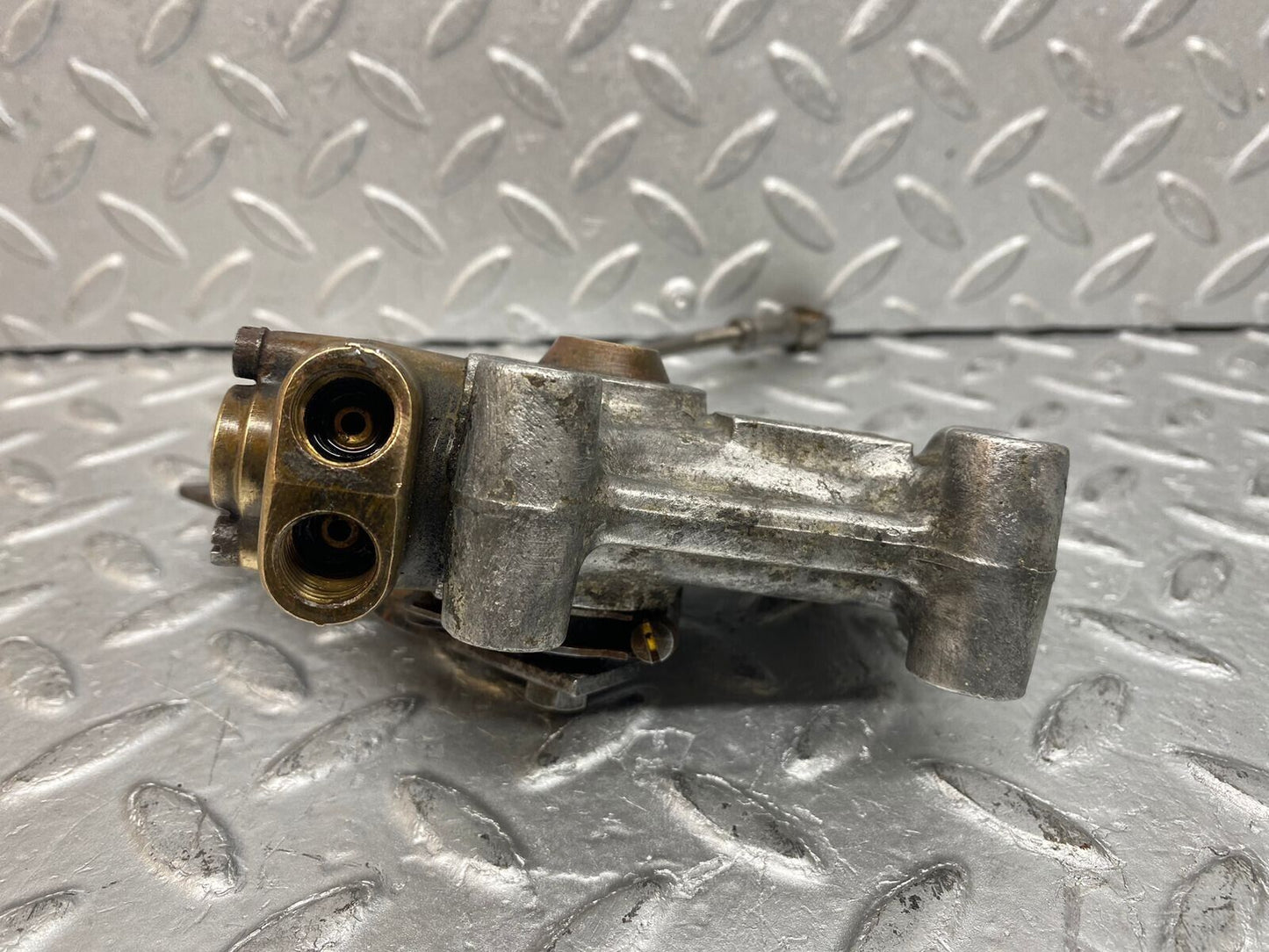 37601 Mercedes-Benz W109 300SEL Front Left Air Suspension Leveling Valve