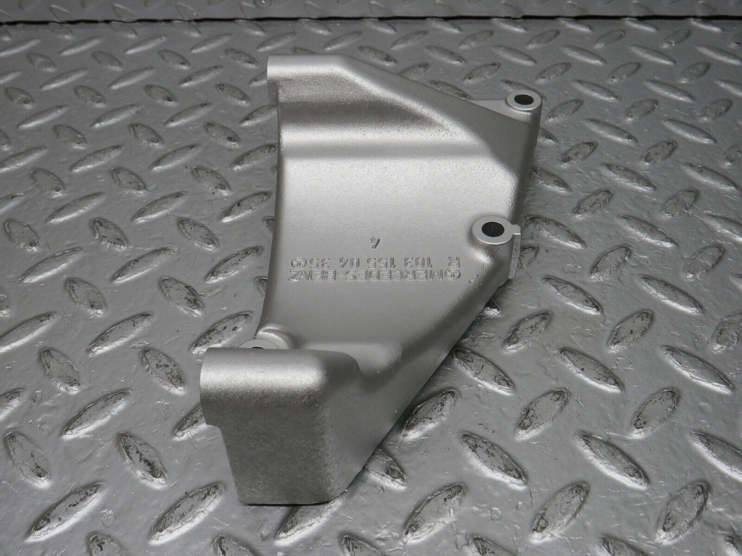 32663 Mercedes-Benz S124 300TE Wagon Alternator Generator Bracket 1031550435