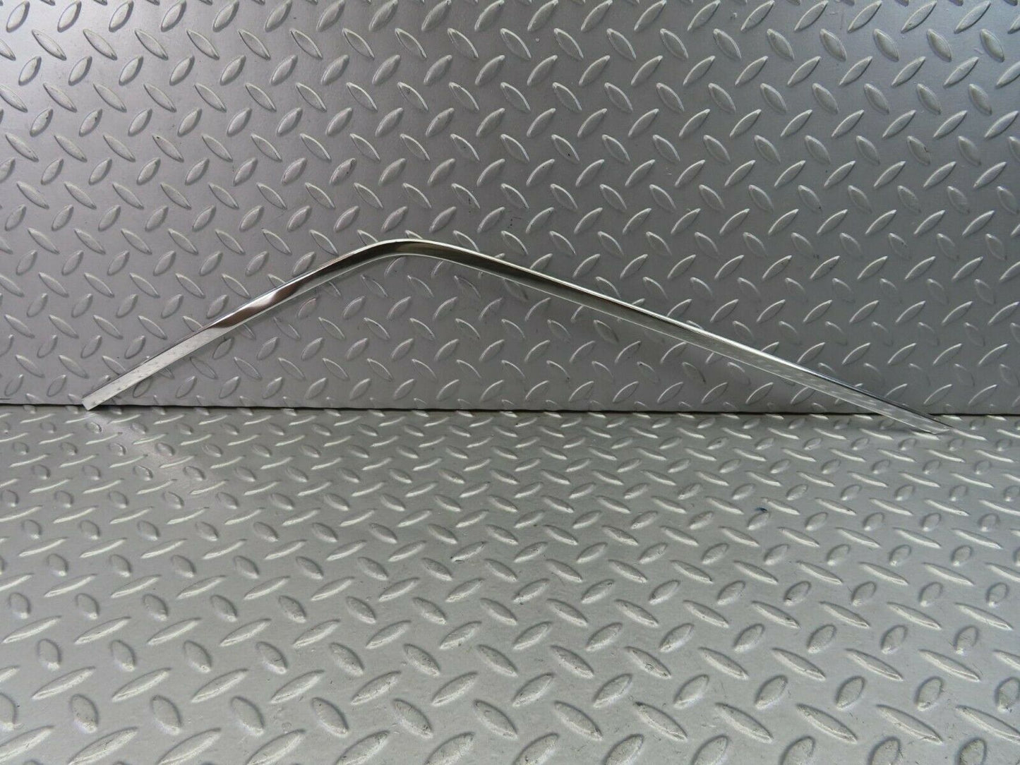 8478 Mercedes-Benz W123 Door Chrome Window Frame Front Left 1237280131