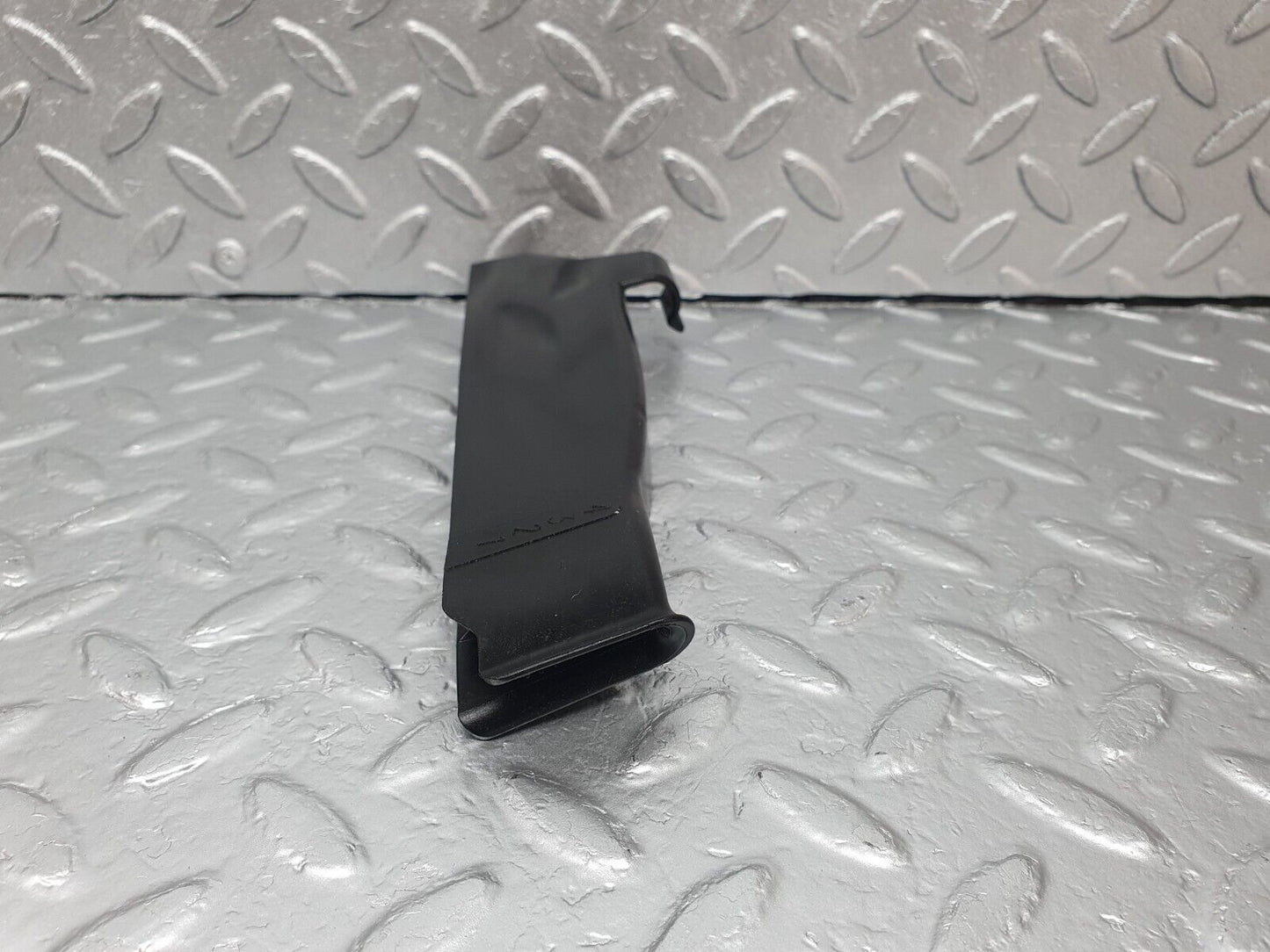 42940 Mercedes-Benz W201 190 Ignition Wire Cover 1021591940