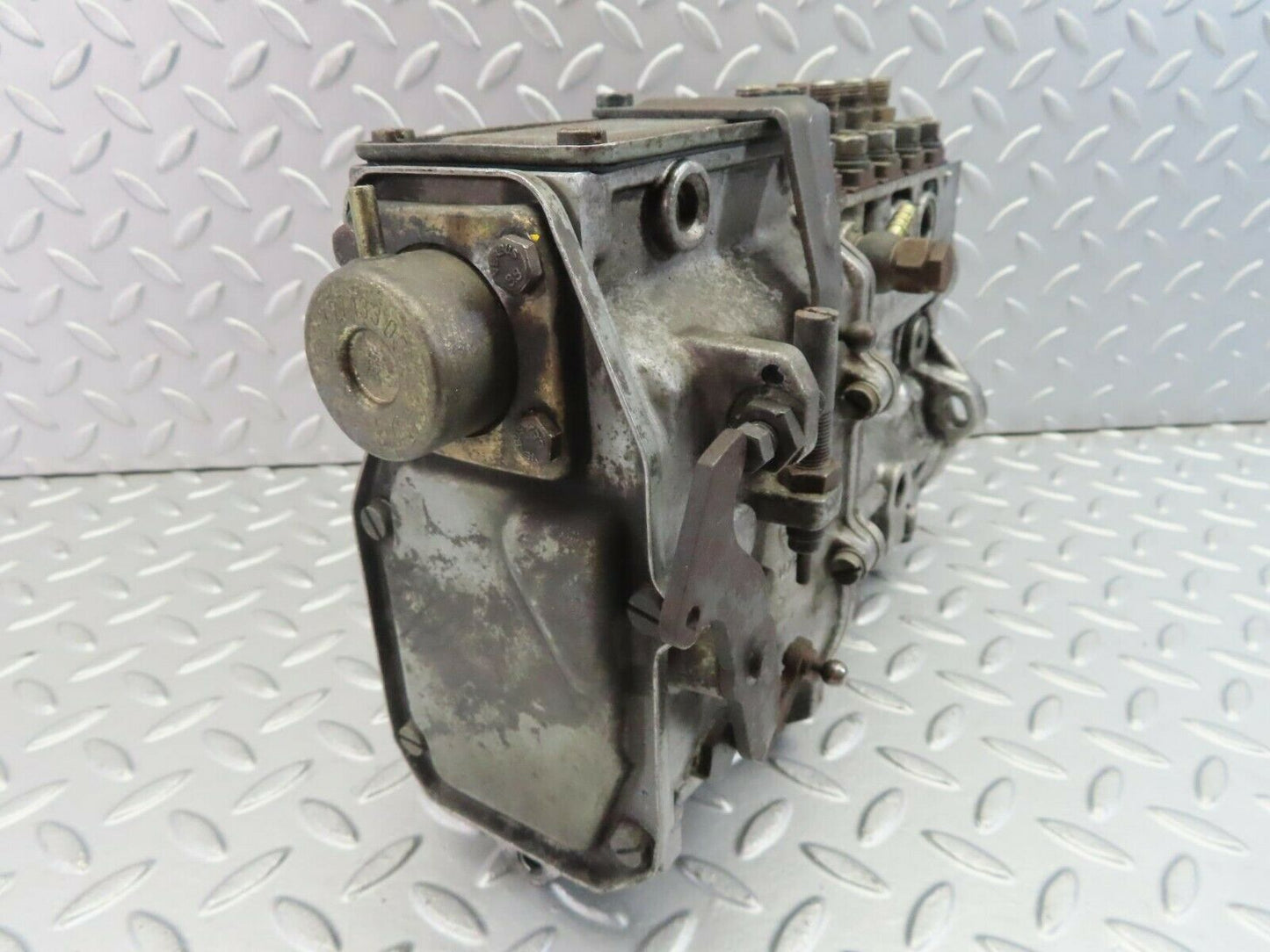 7556 Mercedes-Benz Diesel Fuel Injection Pump OM617 300D 1415115710
