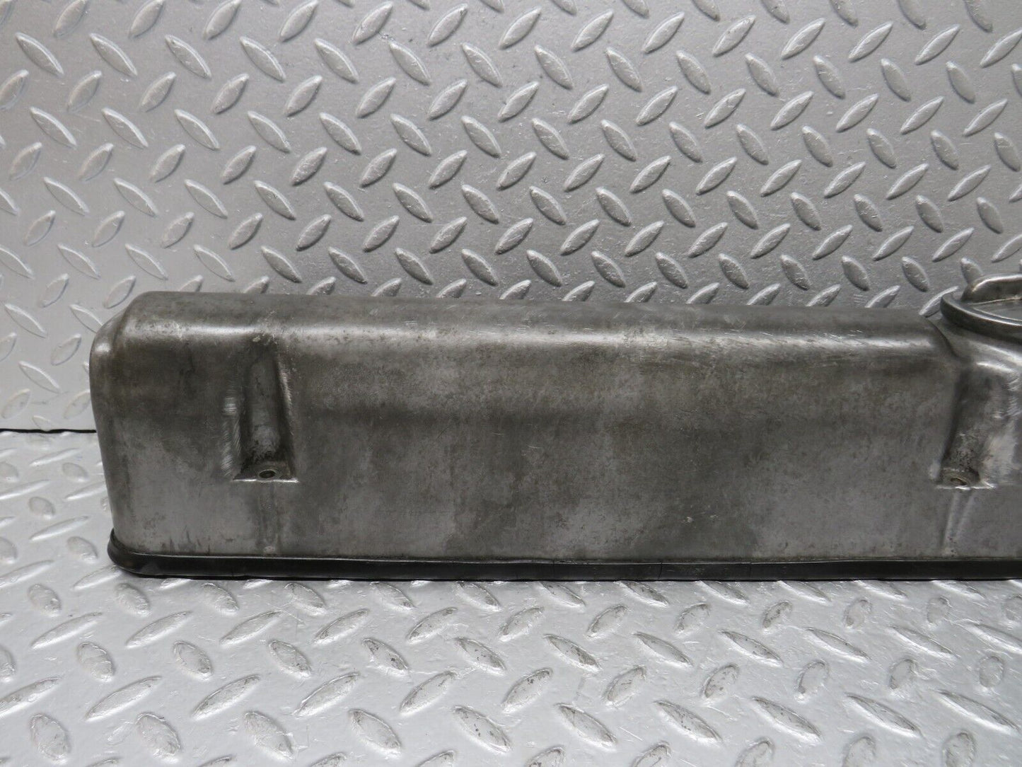 37635 Mercedes-Benz W109 300SEL Cylinder Head Valve Cover Right 1160161905