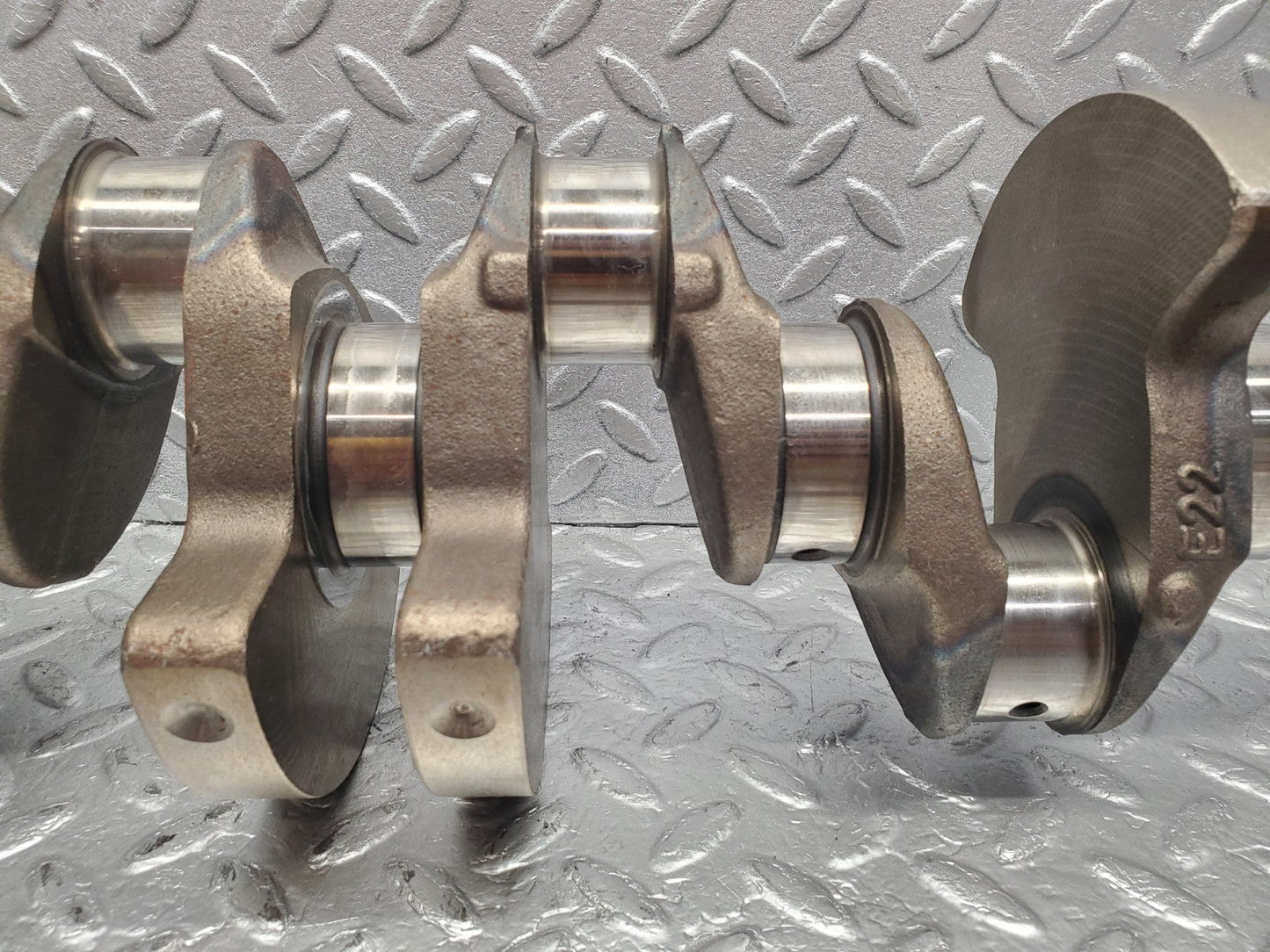W124 Wagon crankshaft used OEM
