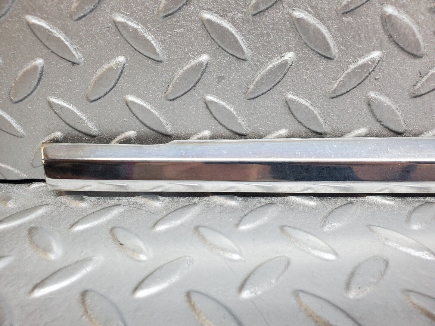 45811 Mercedes-Benz W126 420SE Rear Left Door Chrome Moulding Trim