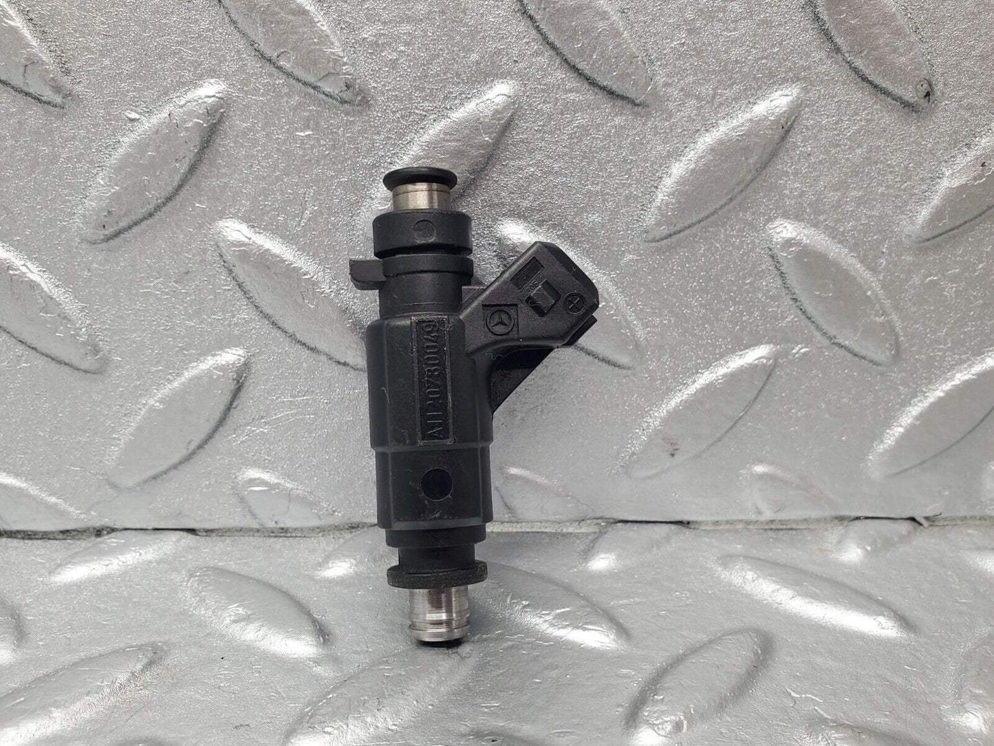 46778 Mercedes-Benz R129 320SL Coupe Fuel Injector Bosch 0280155742 1120780049