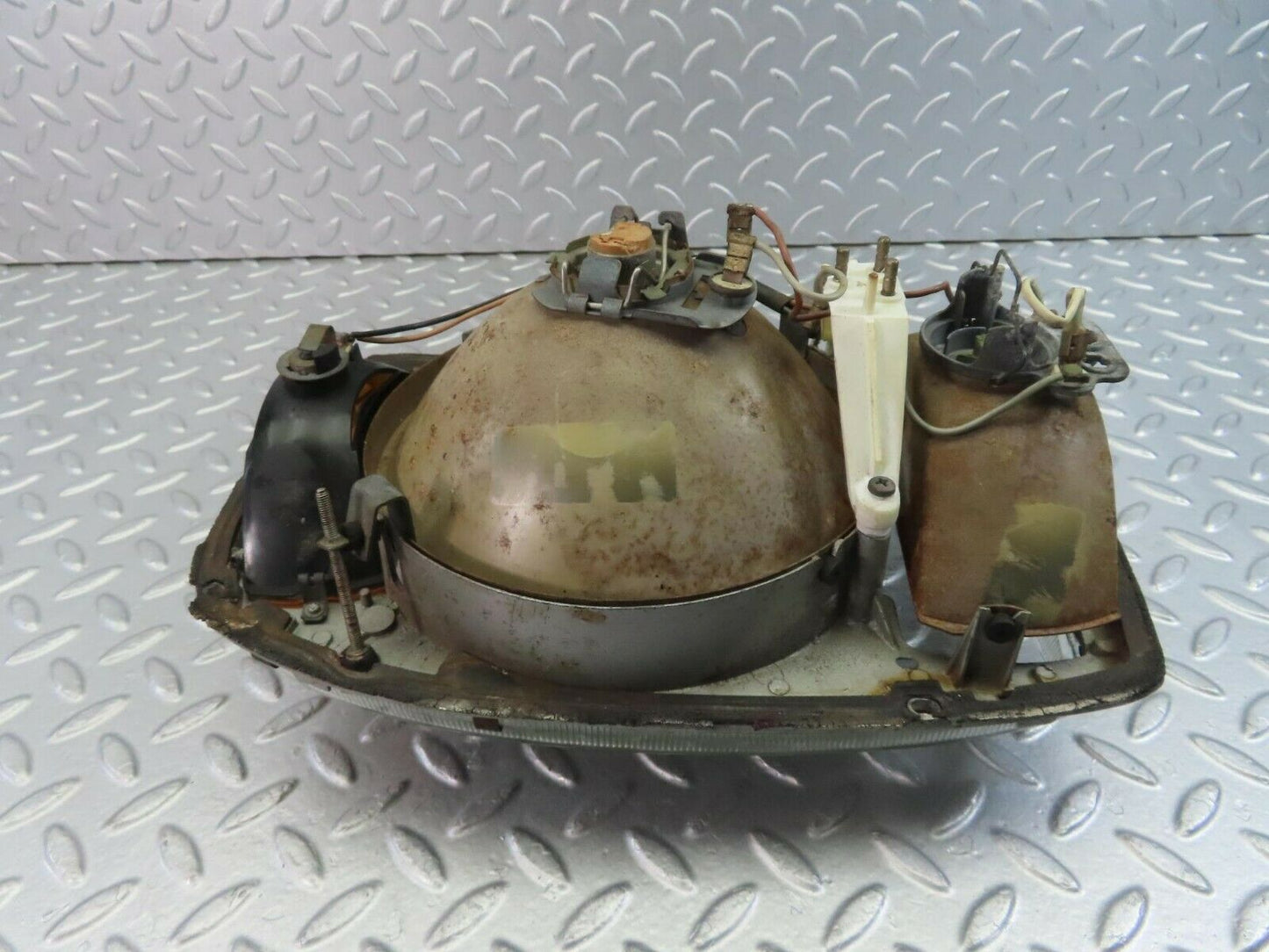 10635 Mercedes-Benz W115 Pre Facelift Headlight Hella Left or Right